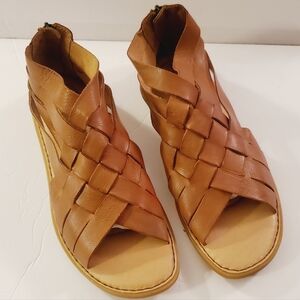 Born Iwa Leather Woven Sandals Size 10